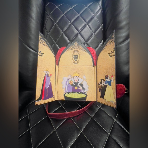 DANIELLE NICOLE DISNEY SNOW WHITE EVIL QUEEN CROSSBODY - Picture 3 of 6